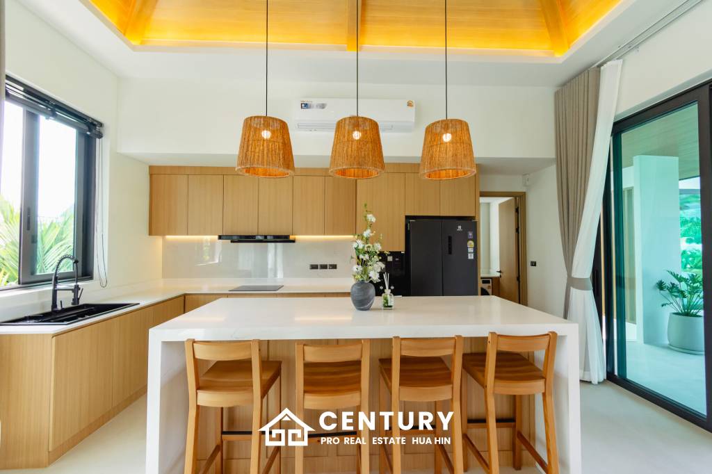 808 ตร.ม 3 เตียง 4 อาบน้ำ วิลล่า For ขาย