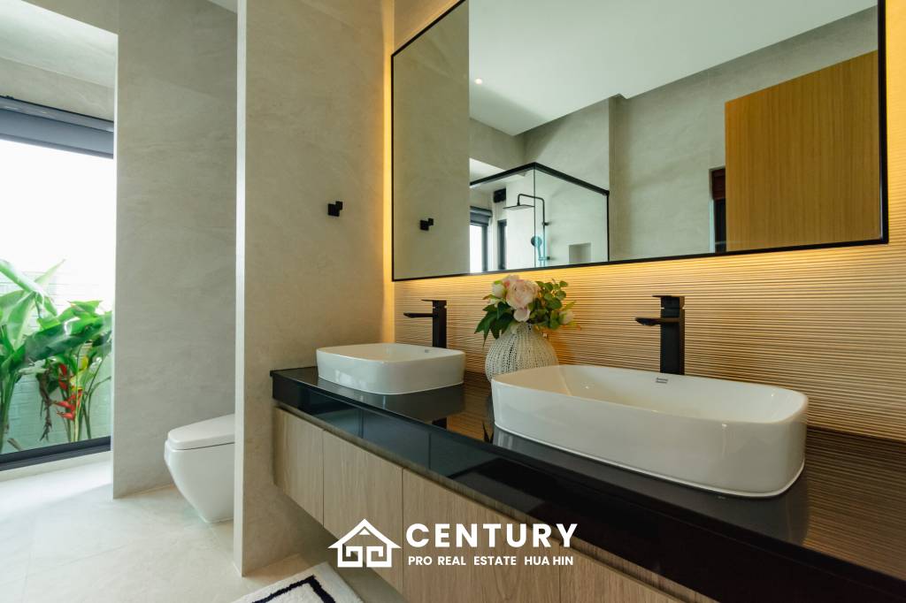 808 ตร.ม 3 เตียง 4 อาบน้ำ วิลล่า For ขาย