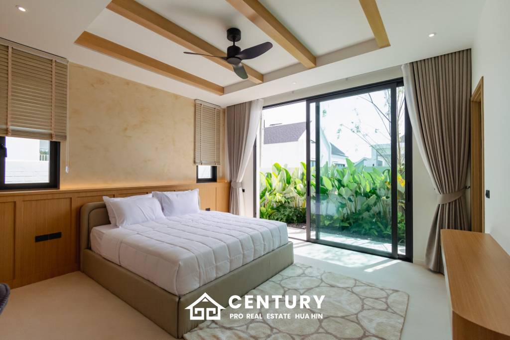 808 ตร.ม 3 เตียง 4 อาบน้ำ วิลล่า For ขาย