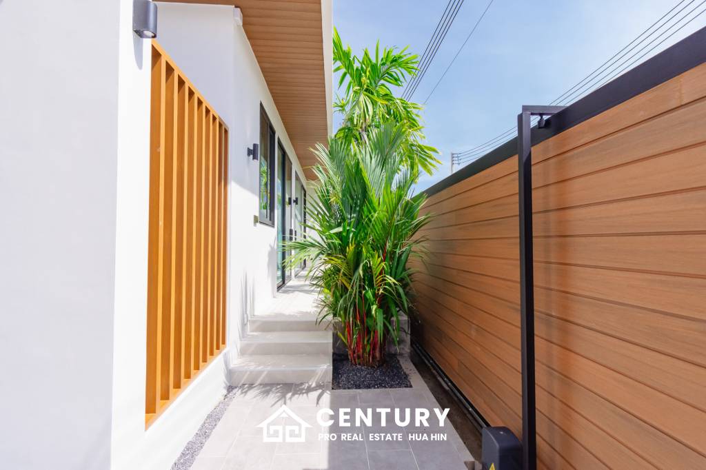 808 ตร.ม 3 เตียง 4 อาบน้ำ วิลล่า For ขาย