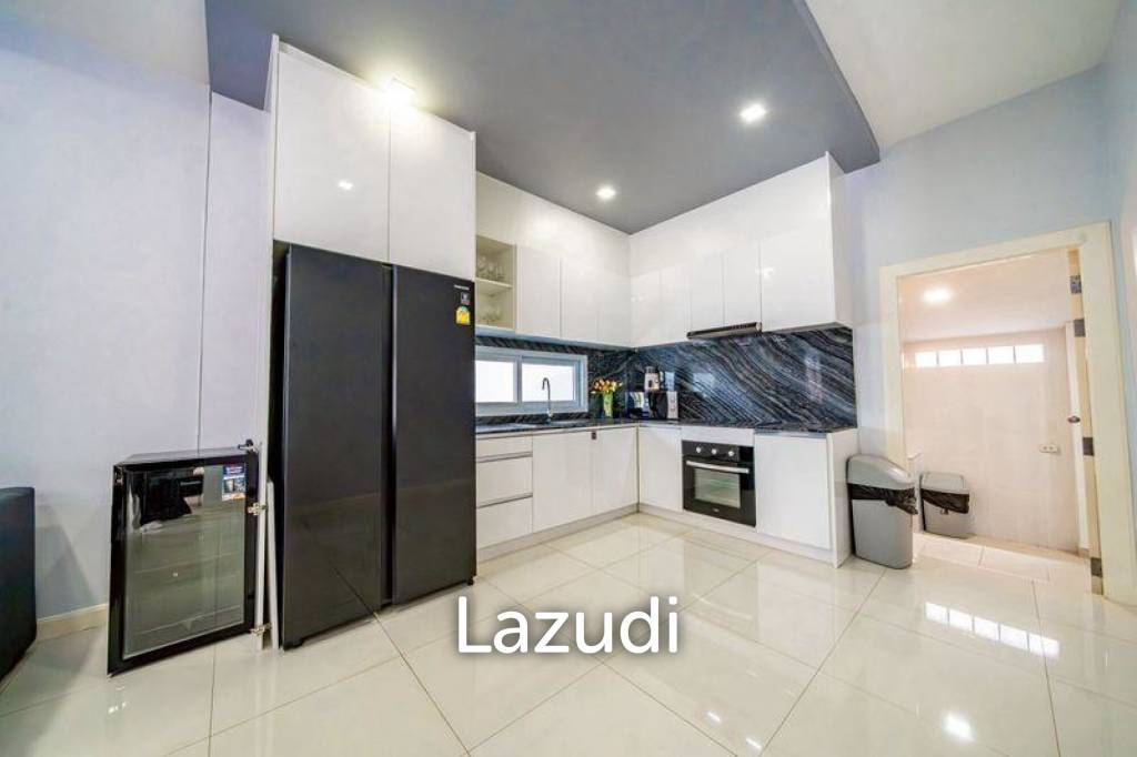 5 Bedrooms 3 Bathrooms 200 SQ.M. View Point