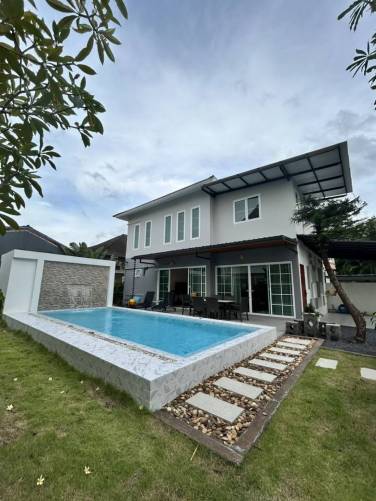 3-Bedroom Pool Villa near Blue Tree in Cherng Talay 3-Bedroom Pool Villa near Blue Tree in Cherng Talay