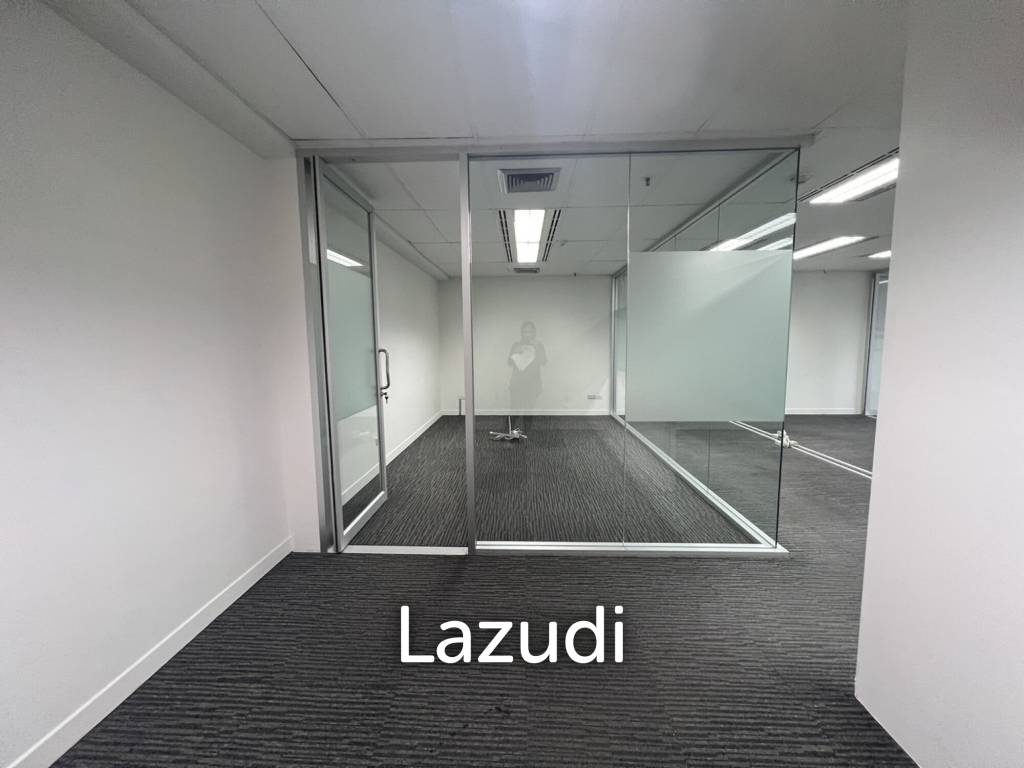 Modern Office Space in Chartered Square Silom