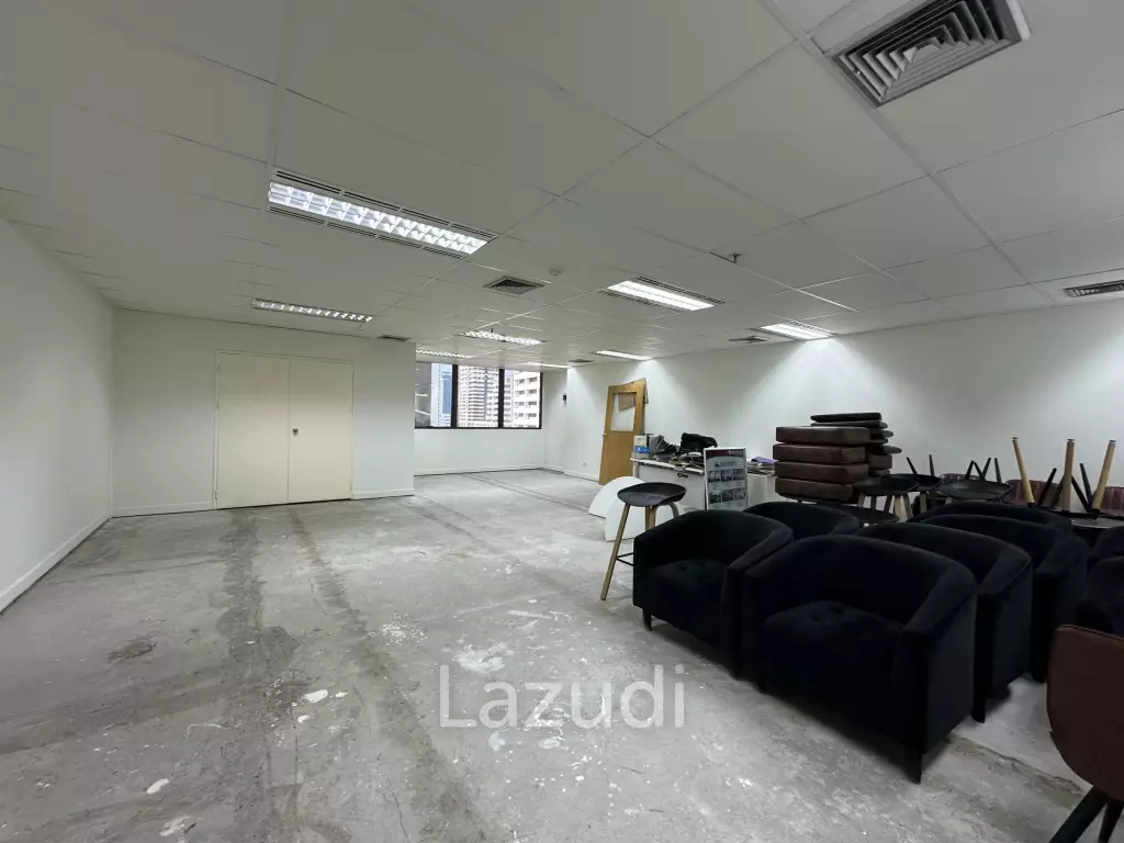 Spacious Unfurnished Office in Chartered Square Bangkok