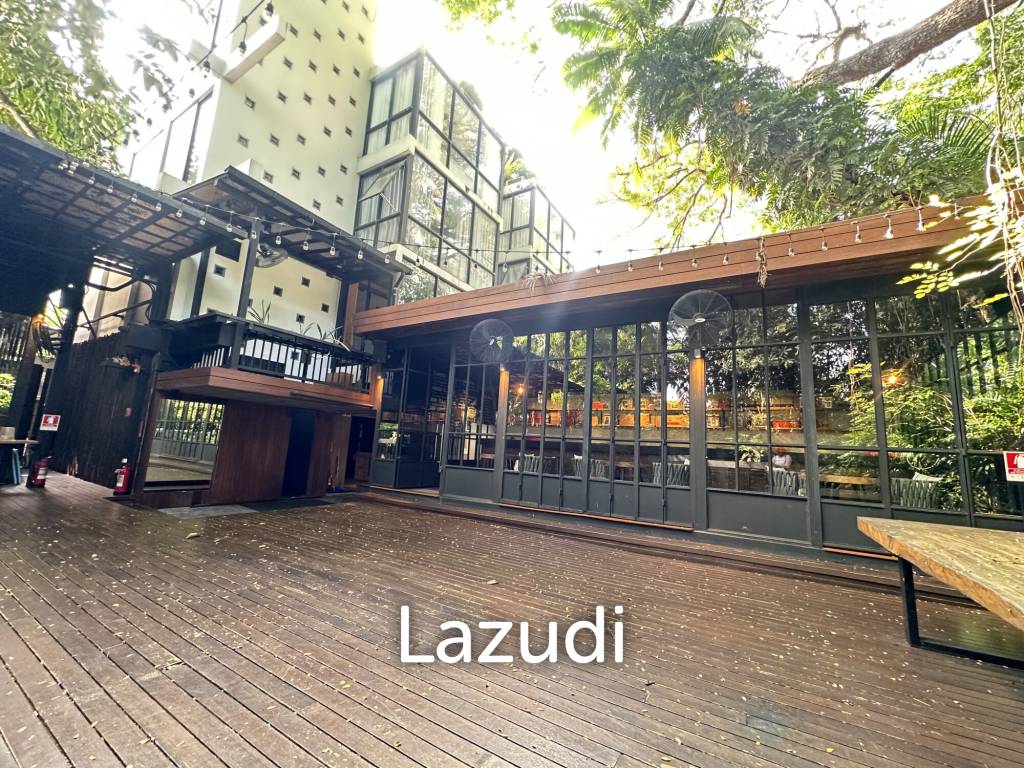 Restaurant with Tranquil Greenery in Sathon Bangkok