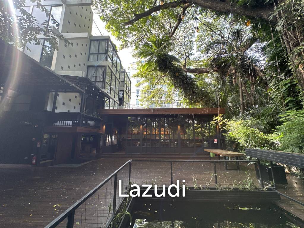Restaurant with Tranquil Greenery in Sathon Bangkok