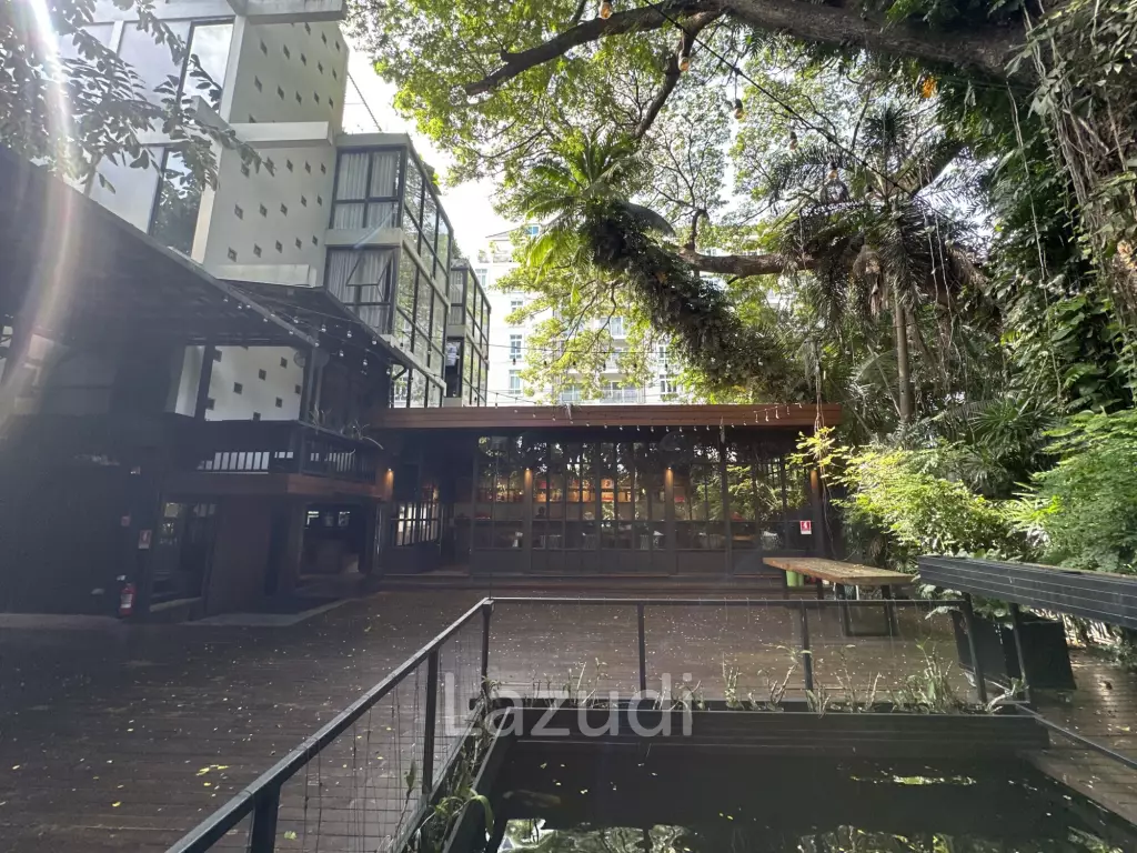 Restaurant with Tranquil Greenery in Sathon Bangkok