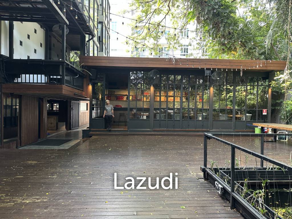 Restaurant with Tranquil Greenery in Sathon Bangkok