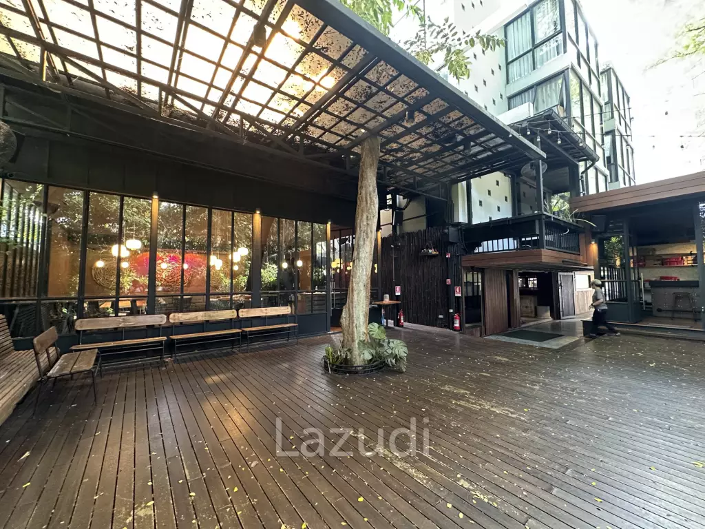 Restaurant with Tranquil Greenery in Sathon Bangkok