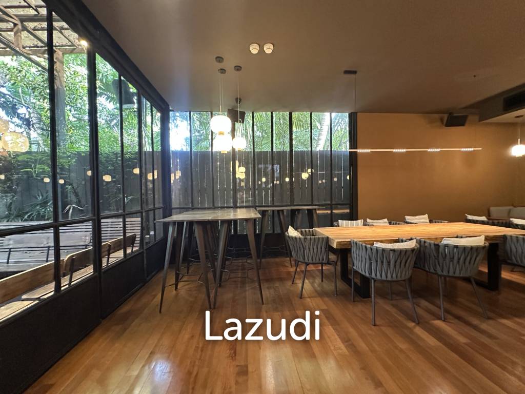 Restaurant with Tranquil Greenery in Sathon Bangkok