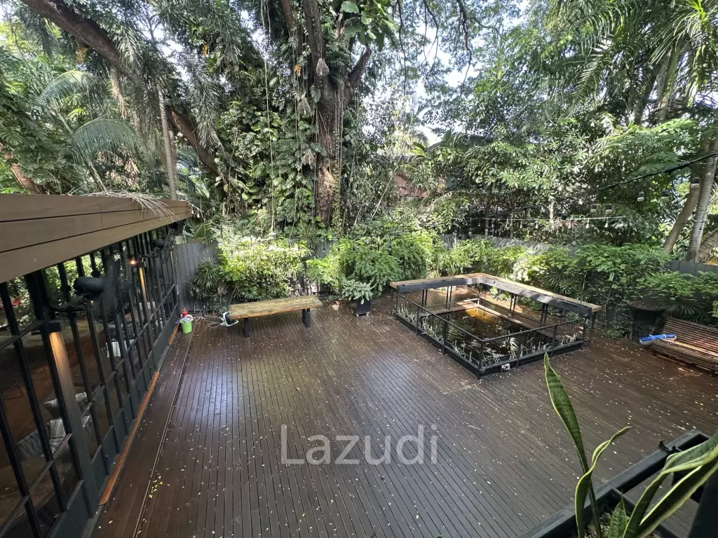 Restaurant with Tranquil Greenery in Sathon Bangkok