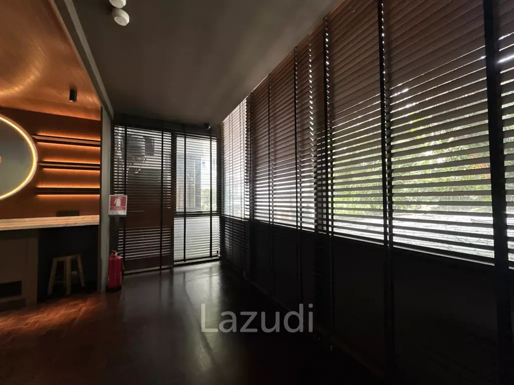 Restaurant with Tranquil Greenery in Sathon Bangkok