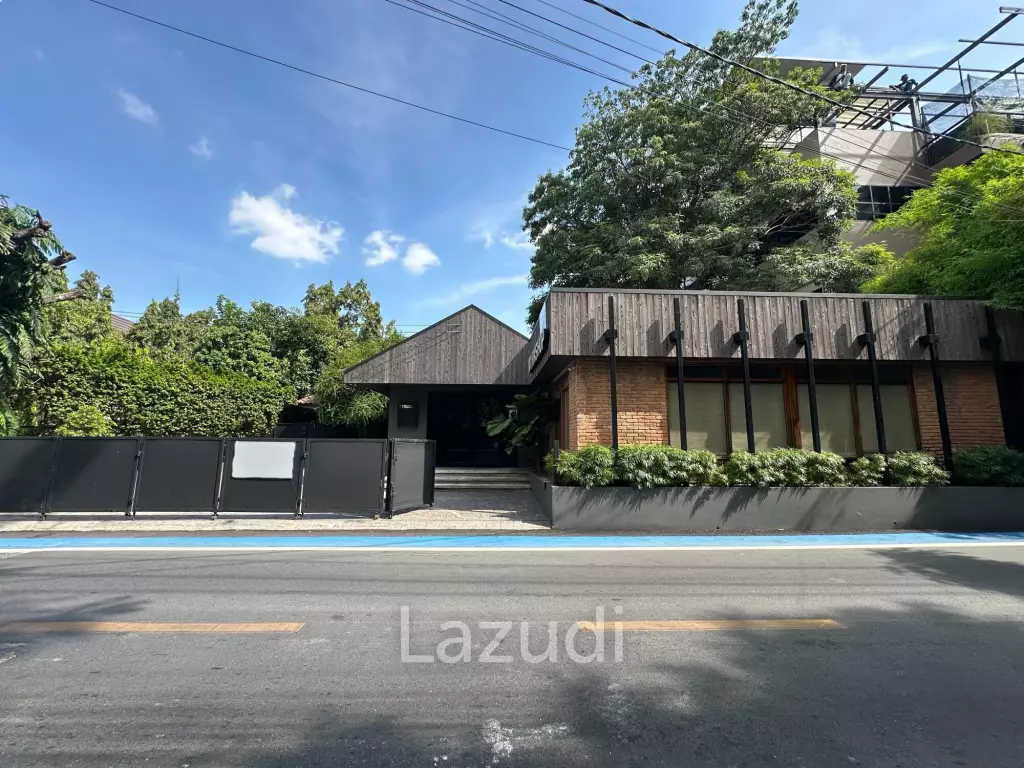 Modern Retail Space in Yan Nawa Sathon Bangkok