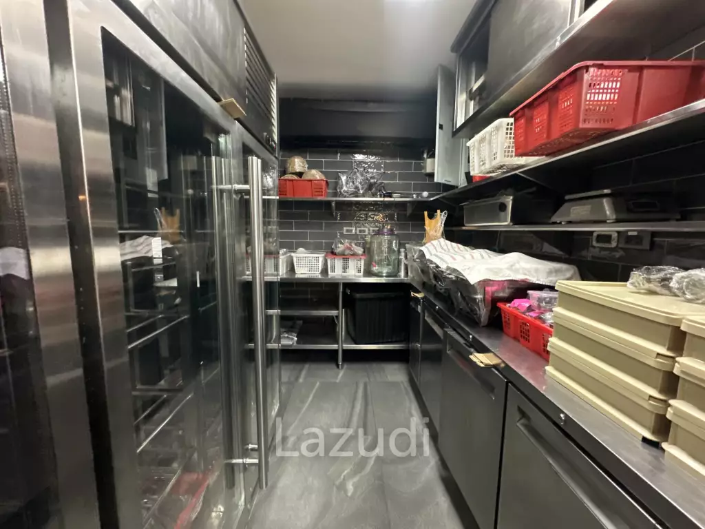 Modern Retail Space in Yan Nawa Sathon Bangkok