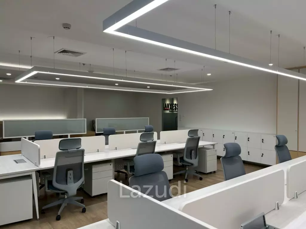 Spacious Fully Furnished Office at The Empire Place in Sathorn