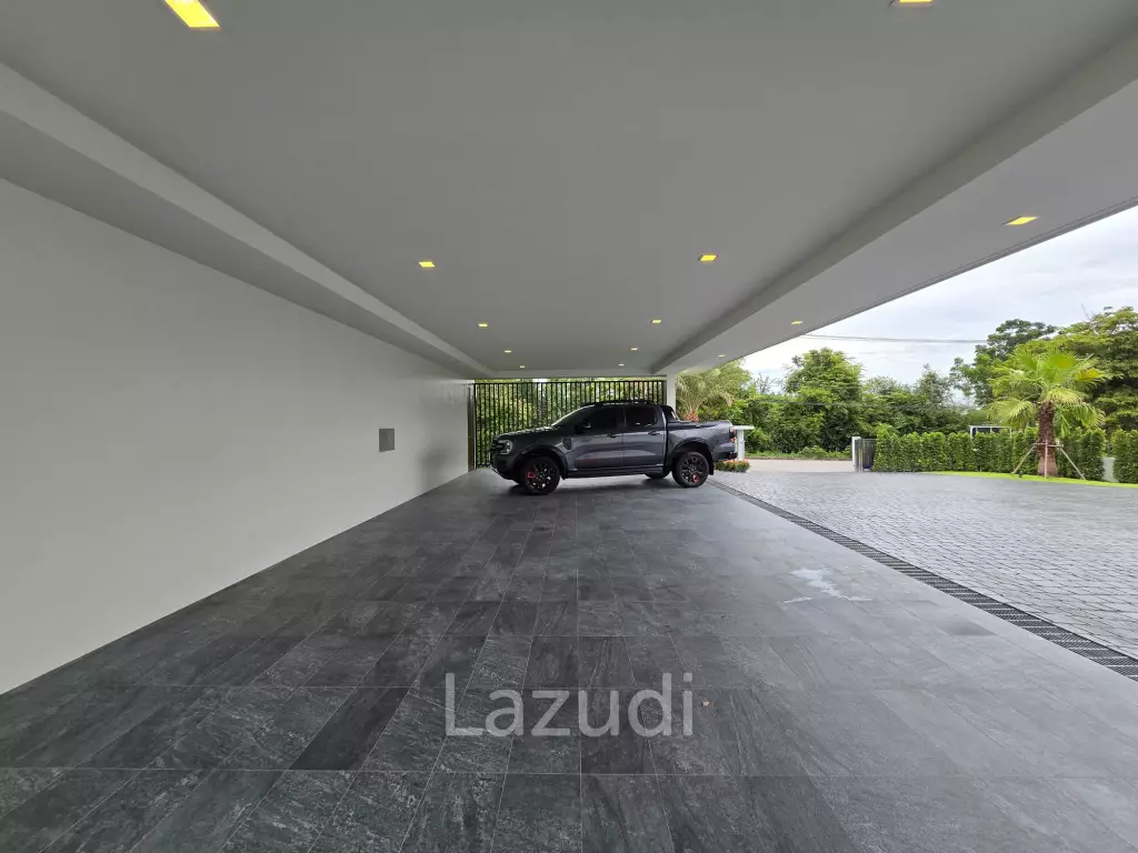 PALM HILLS : Luxurious 4 Bed Pool villa  in the Golf Course