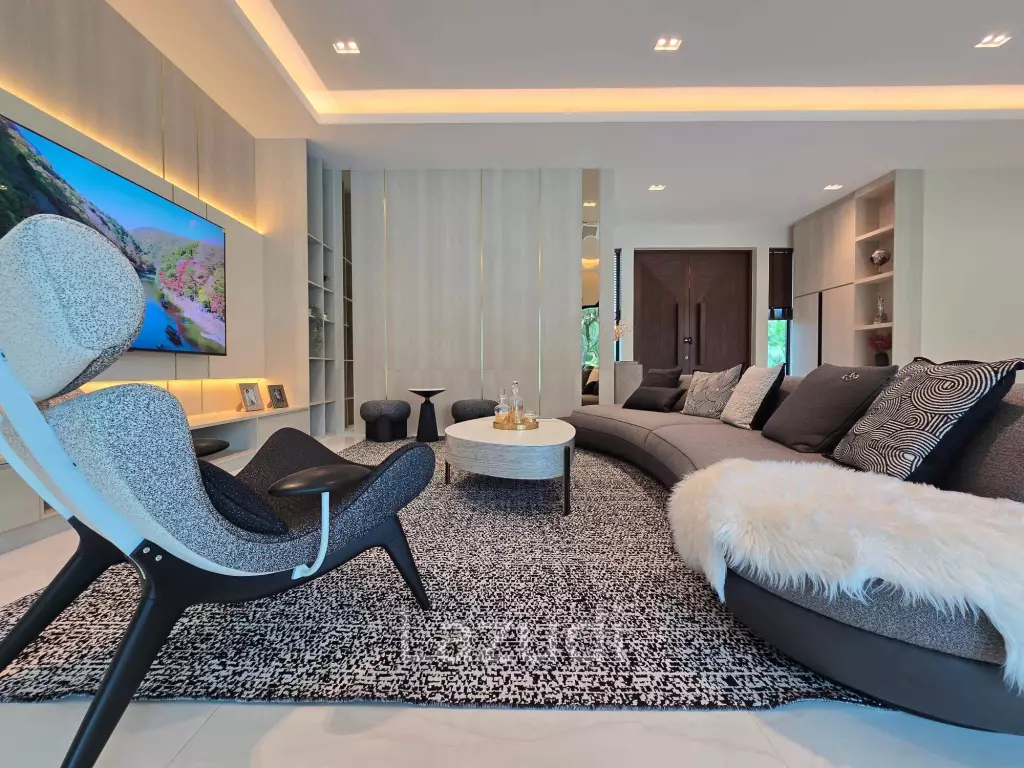 PALM HILLS : Luxurious 4 Bed Pool villa  in the Golf Course