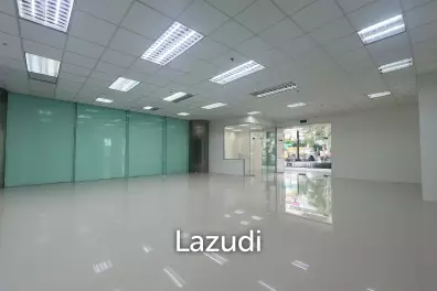 Expansive Retail Space in Paso Tower Bang Rak