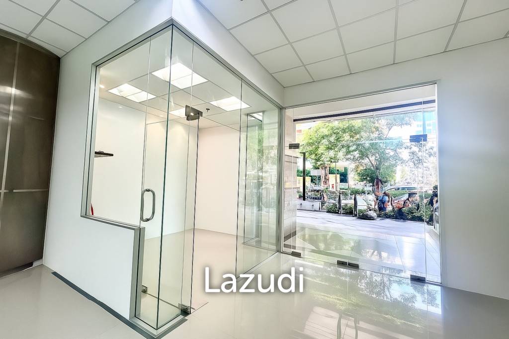 Expansive Retail Space in Paso Tower Bang Rak