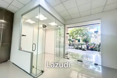 Expansive Retail Space in Paso Tower Bang Rak