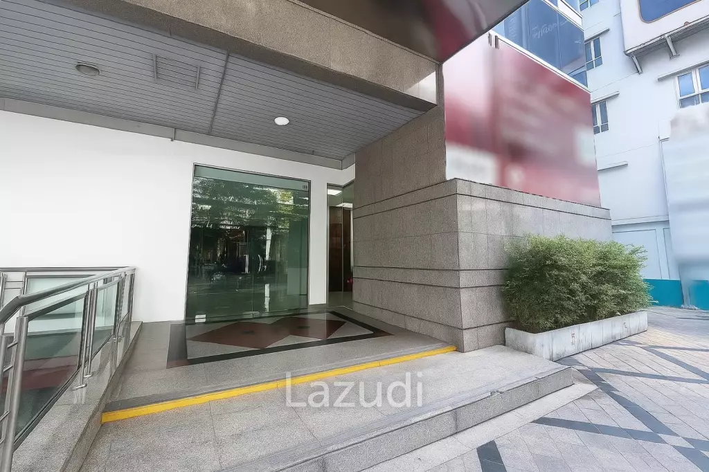 Expansive Retail Space in Paso Tower Bang Rak