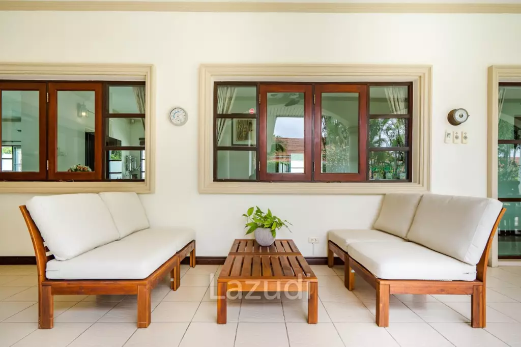 Luxurious 4-Bedroom Villa in Hua Hin with Pool