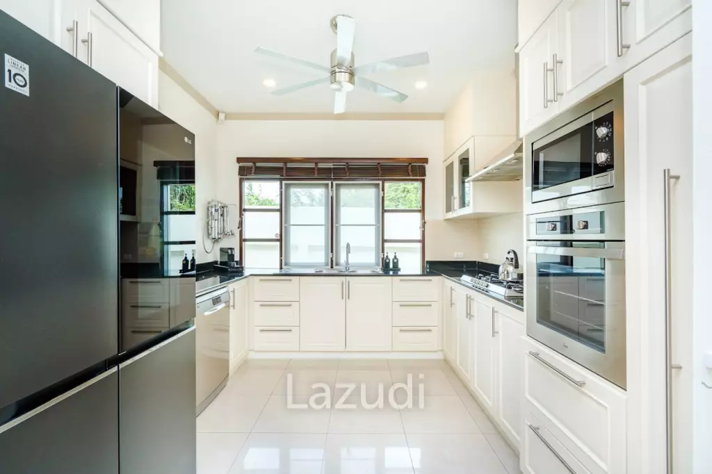Luxurious 4-Bedroom Villa in Hua Hin with Pool