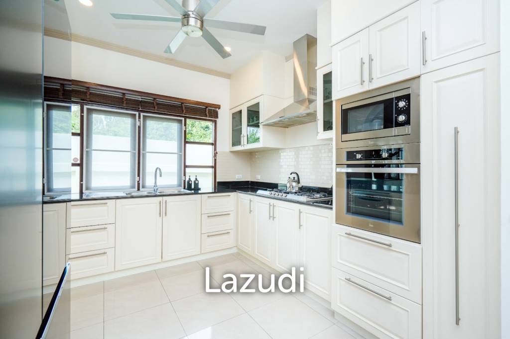 Luxurious 4-Bedroom Villa in Hua Hin with Pool