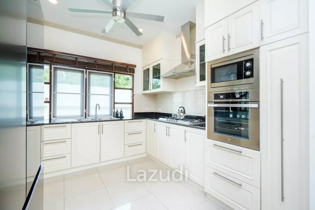 Luxurious 4-Bedroom Villa in Hua Hin with Pool