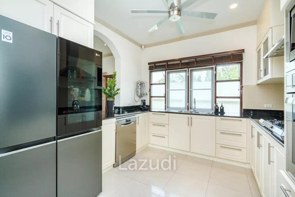 Luxurious 4-Bedroom Villa in Hua Hin with Pool