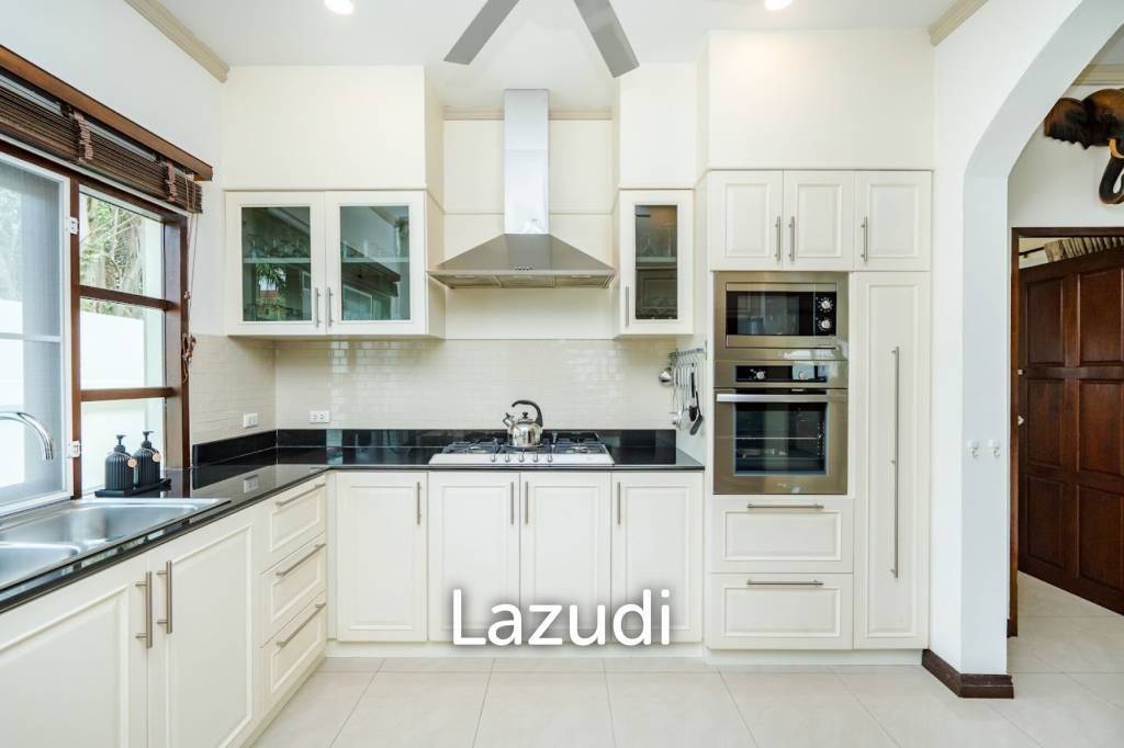 Luxurious 4-Bedroom Villa in Hua Hin with Pool