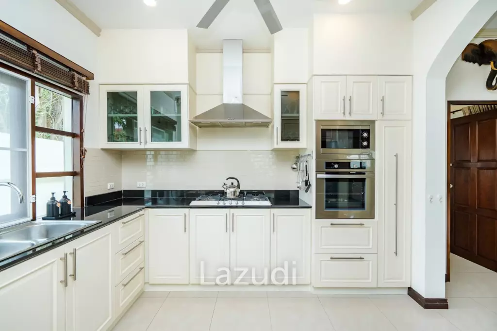 Luxurious 4-Bedroom Villa in Hua Hin with Pool