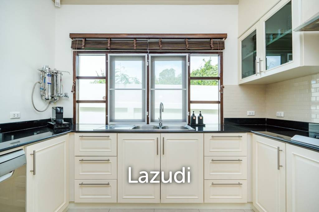 Luxurious 4-Bedroom Villa in Hua Hin with Pool