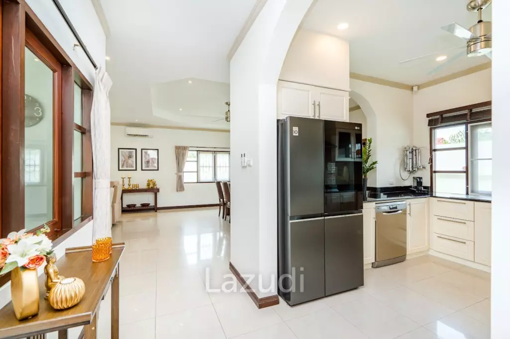 Luxurious 4-Bedroom Villa in Hua Hin with Pool