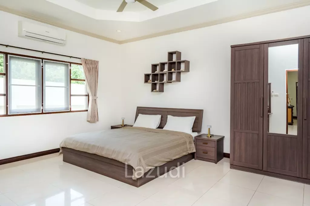 Luxurious 4-Bedroom Villa in Hua Hin with Pool
