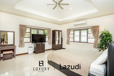 Luxurious 4-Bedroom Villa in Hua Hin with Pool