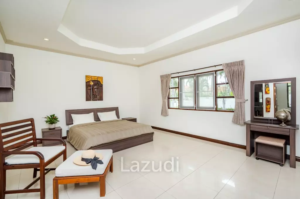 Luxurious 4-Bedroom Villa in Hua Hin with Pool