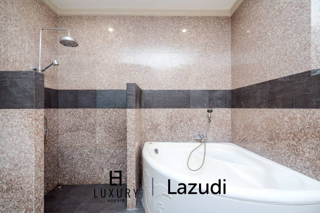 Luxurious 4-Bedroom Villa in Hua Hin with Pool