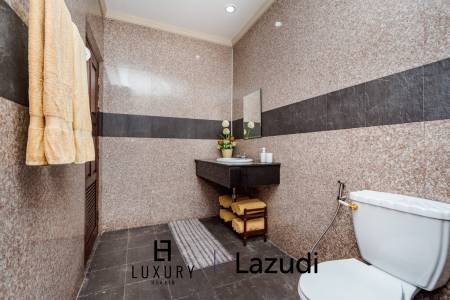 Luxurious 4-Bedroom Villa in Hua Hin with Pool