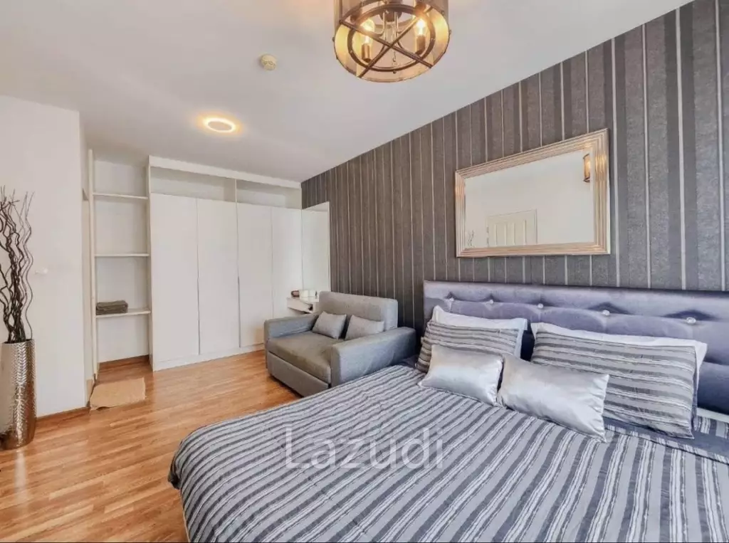 The Trust Condo: 2-Bedroom, 2 bathroom close to beach