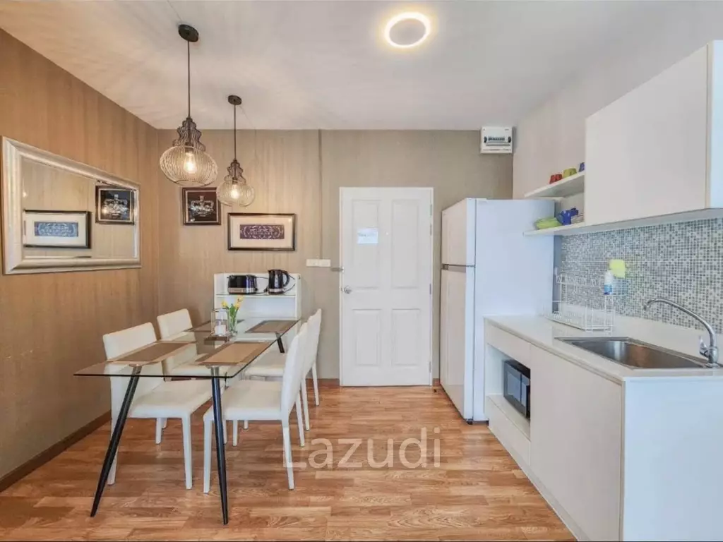 The Trust Condo: 2-Bedroom, 2 bathroom close to beach