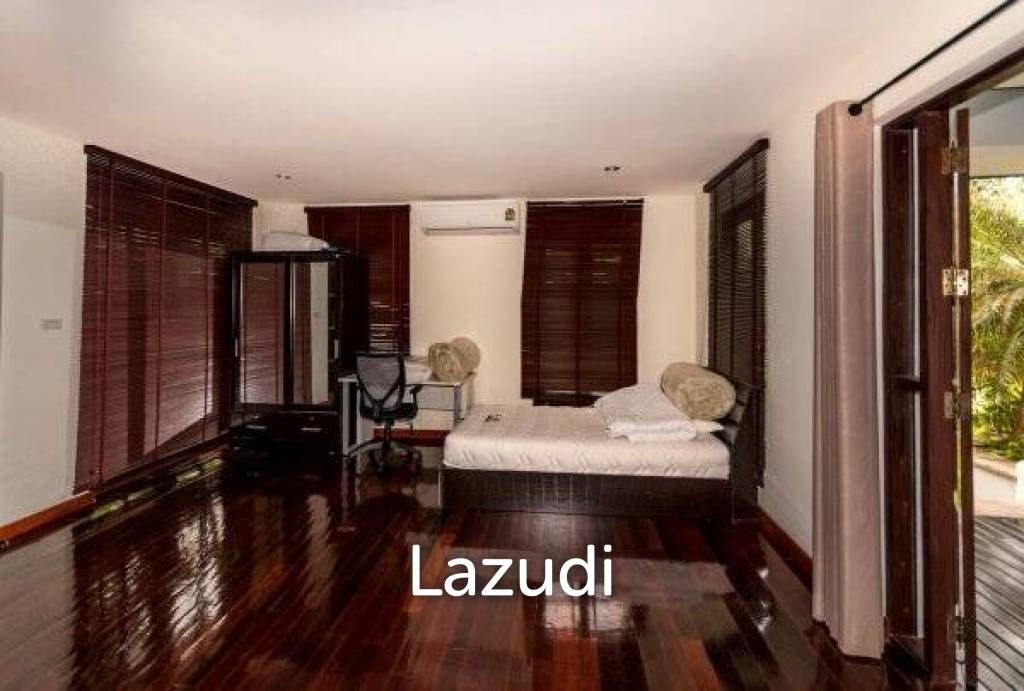 HUNSA RESIDENCES : 4 Bed Pool Villa with sea and mountain view