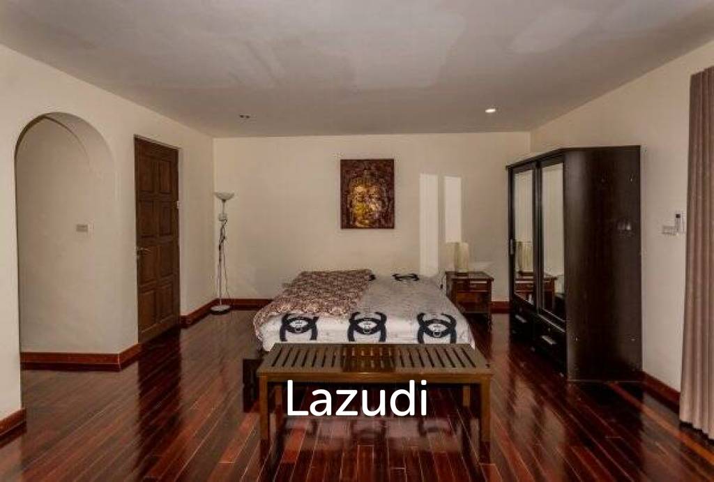 HUNSA RESIDENCES : 4 Bed Pool Villa with sea and mountain view