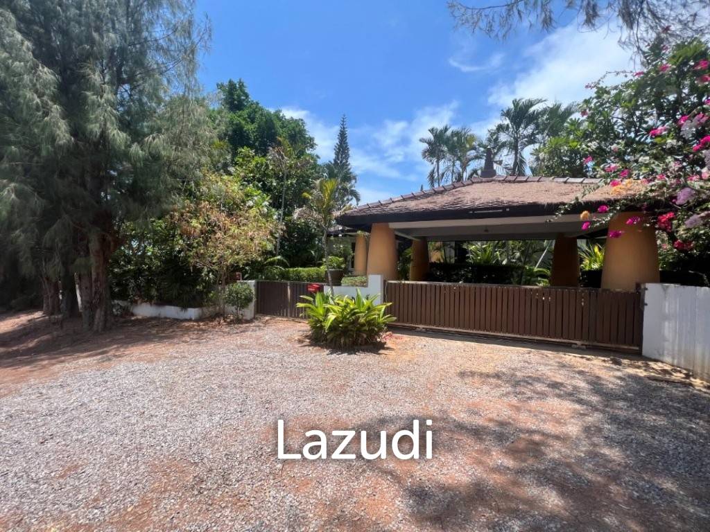 HUNSA RESIDENCES : 4 Bed Pool Villa with sea and mountain view