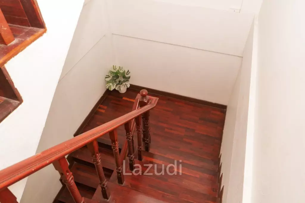 5 Bed 5 Bath 400 SQ.M Townhouse in Thonglor 25
