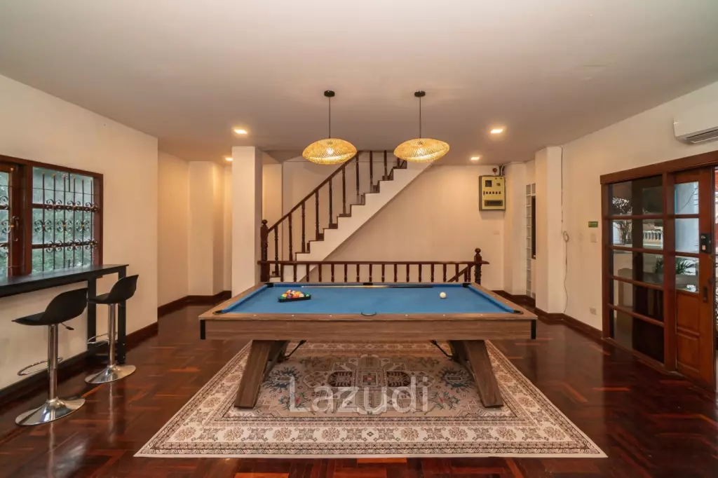 5 Bed 5 Bath 400 SQ.M Townhouse in Thonglor 25