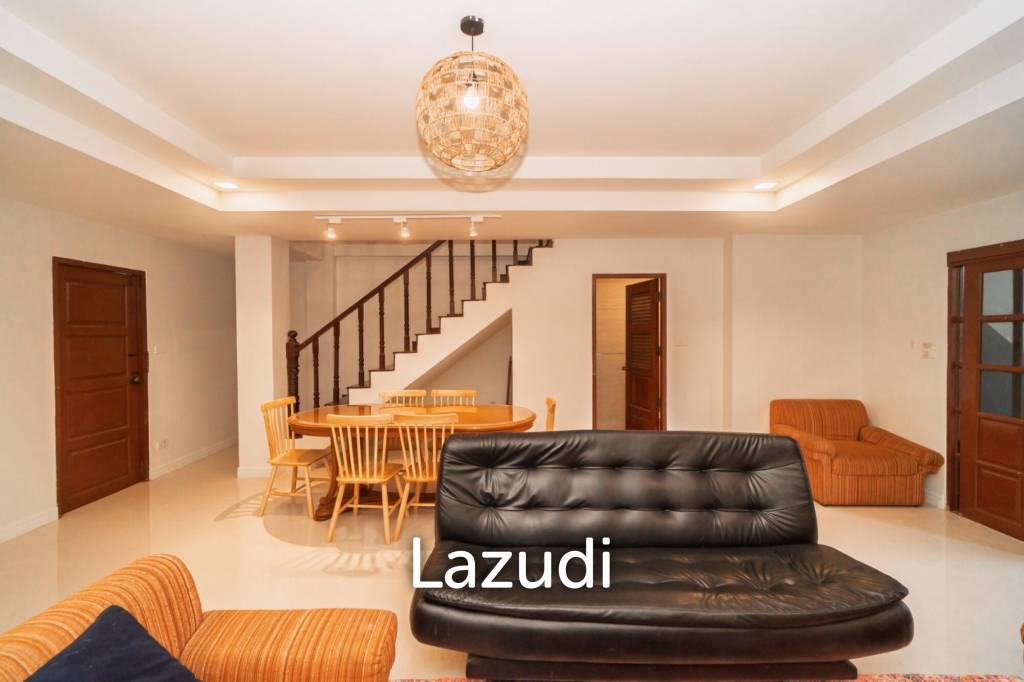 5 Bed 5 Bath 400 SQ.M Townhouse in Thonglor 25