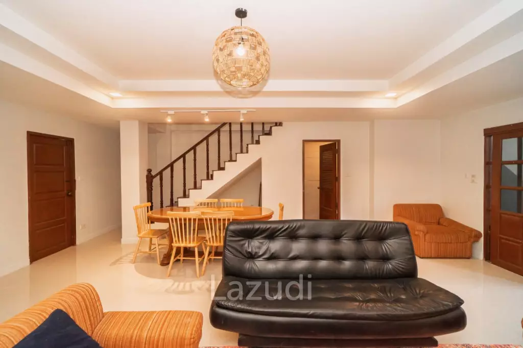 5 Bed 5 Bath 400 SQ.M Townhouse in Thonglor 25