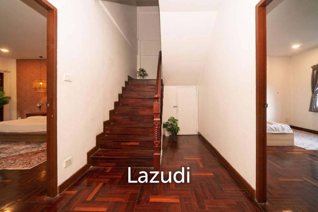 5 Bed 5 Bath 400 SQ.M Townhouse in Thonglor 25