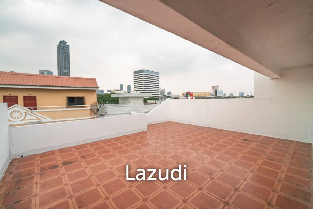 5 Bed 5 Bath 400 SQ.M Townhouse in Thonglor 25
